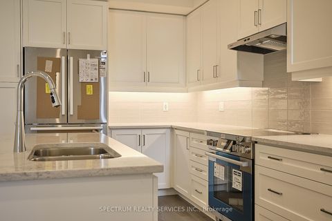 Photo 2 at 136 Adario Crescent, Vellore Village, Vaughan