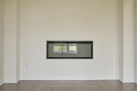 Photo 3 at 136 Adario Crescent, Vellore Village, Vaughan