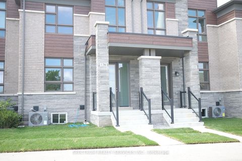 Photo 5 at 136 Adario Crescent, Vellore Village, Vaughan