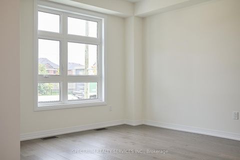 Photo 7 at 136 Adario Crescent, Vellore Village, Vaughan