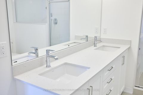 Photo 8 at 136 Adario Crescent, Vellore Village, Vaughan