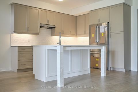 Photo 2 at 132 Adario Crescent, Vellore Village, Vaughan