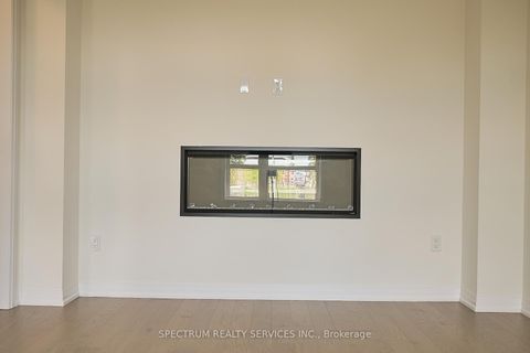 Photo 3 at 132 Adario Crescent, Vellore Village, Vaughan