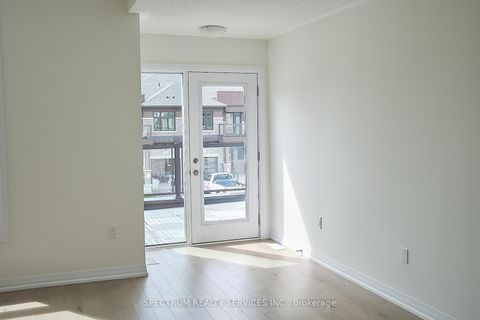 Photo 11 at 132 Adario Crescent, Vellore Village, Vaughan