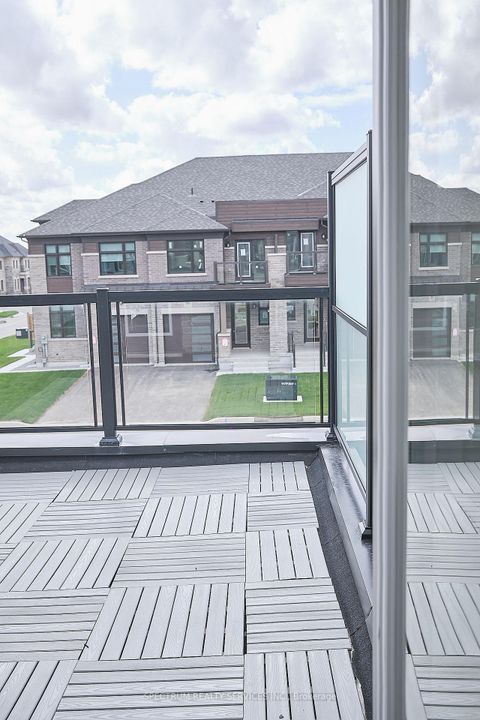 Photo 12 at 132 Adario Crescent, Vellore Village, Vaughan