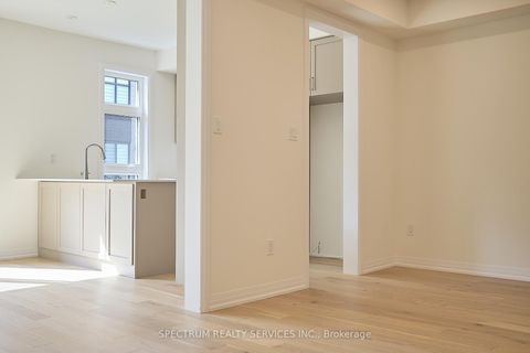 Photo 2 at 87 Adario Crescent, Vellore Village, Vaughan