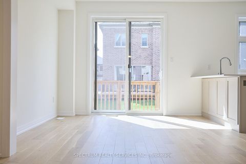 Photo 3 at 87 Adario Crescent, Vellore Village, Vaughan