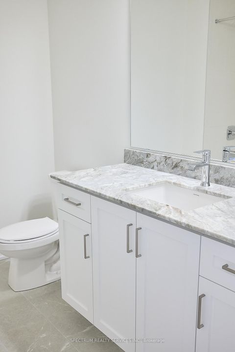 Photo 8 at 87 Adario Crescent, Vellore Village, Vaughan