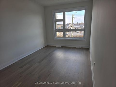 Photo 7 at 84 Adario Crescent, Vellore Village, Vaughan