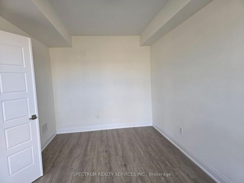 Photo 8 at 84 Adario Crescent, Vellore Village, Vaughan