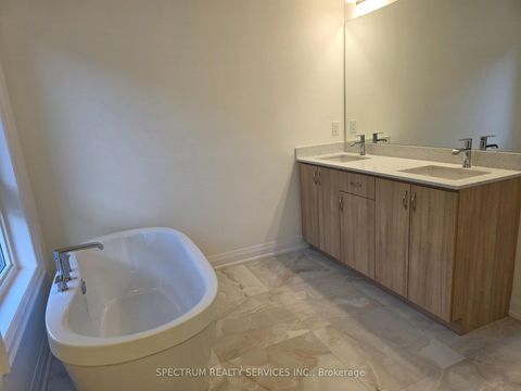 Photo 9 at 84 Adario Crescent, Vellore Village, Vaughan