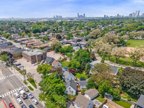 Photo 18 at 794 The Queensway, Queensway, Toronto