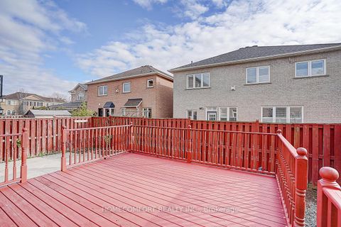 Photo 3 at 9 Chipmunk Trail, Vellore Village, Vaughan