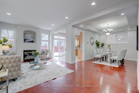 Photo 11 at 9 Chipmunk Trail, Vellore Village, Vaughan