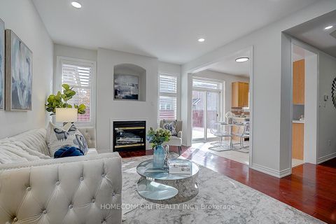 Photo 12 at 9 Chipmunk Trail, Vellore Village, Vaughan