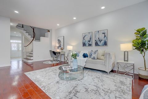 Photo 14 at 9 Chipmunk Trail, Vellore Village, Vaughan