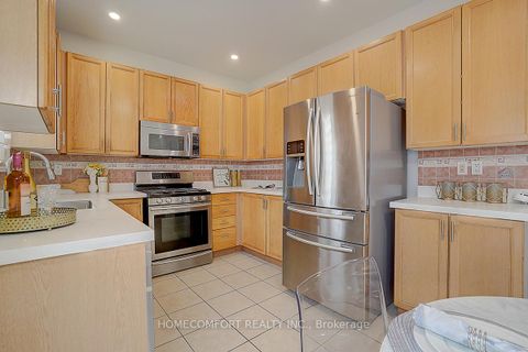 Photo 22 at 9 Chipmunk Trail, Vellore Village, Vaughan