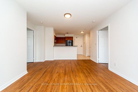 Photo 8 at 512 - 120 Dallimore Circle, Don Mills, Toronto