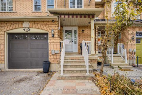 Photo 1 at 49 Kale Crescent, Maple, Vaughan
