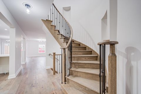 Photo 5 at 49 Kale Crescent, Maple, Vaughan