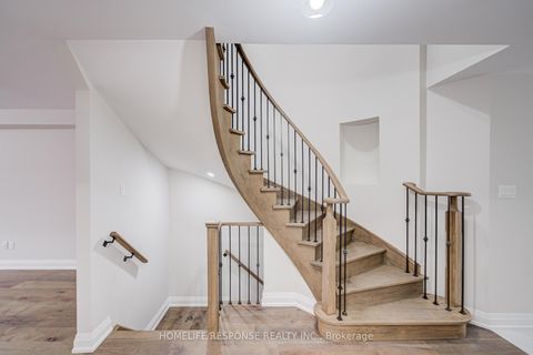 Photo 7 at 49 Kale Crescent, Maple, Vaughan