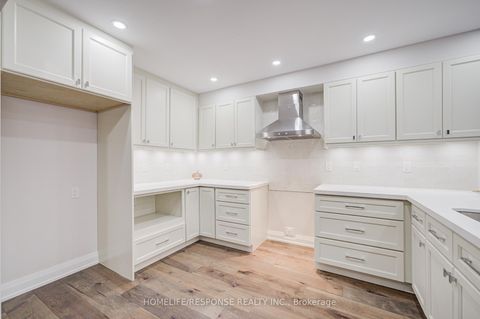 Photo 9 at 49 Kale Crescent, Maple, Vaughan