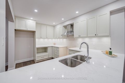 Photo 11 at 49 Kale Crescent, Maple, Vaughan