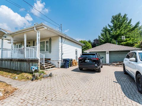 Photo 1 at 135 Kitchener Road, West Hill, Toronto