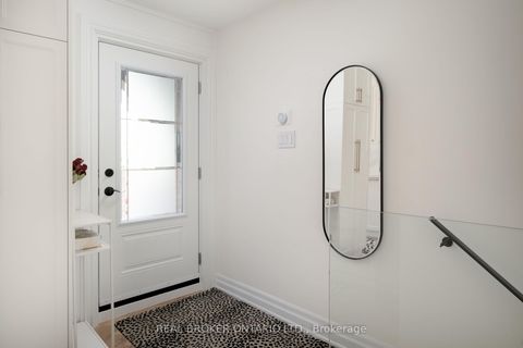 Photo 10 at B - 187 Sherwood Avenue, Mount Pleasant East, Toronto