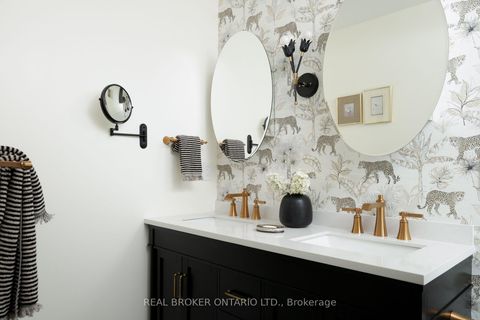 Photo 13 at B - 187 Sherwood Avenue, Mount Pleasant East, Toronto