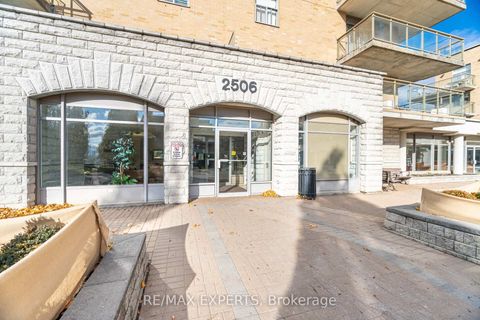 Photo 2 at 414 - 2506 RUTHERFORD Road, Maple, Vaughan