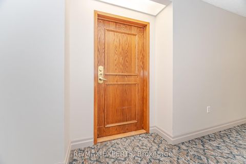 Photo 5 at 414 - 2506 RUTHERFORD Road, Maple, Vaughan