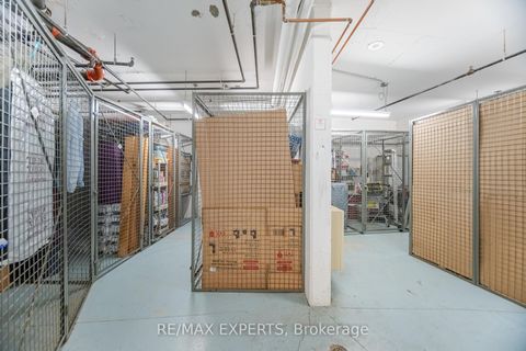 Photo 7 at 414 - 2506 RUTHERFORD Road, Maple, Vaughan