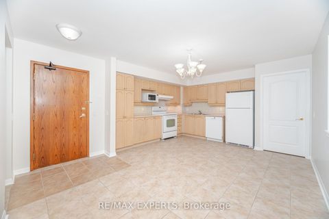 Photo 9 at 414 - 2506 RUTHERFORD Road, Maple, Vaughan