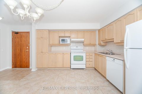 Photo 12 at 414 - 2506 RUTHERFORD Road, Maple, Vaughan