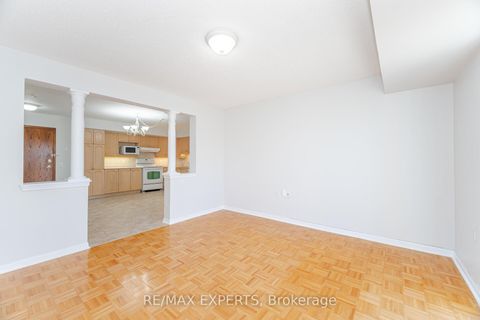Photo 19 at 414 - 2506 RUTHERFORD Road, Maple, Vaughan