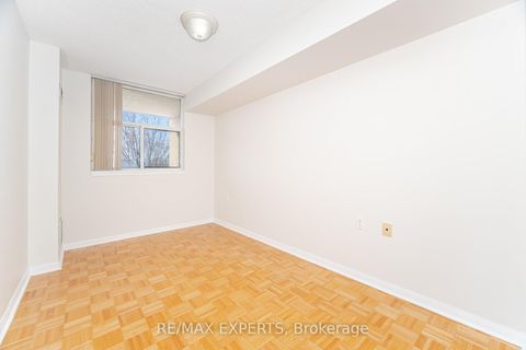 Photo 25 at 414 - 2506 RUTHERFORD Road, Maple, Vaughan