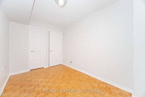 Photo 26 at 414 - 2506 RUTHERFORD Road, Maple, Vaughan