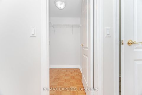 Photo 27 at 414 - 2506 RUTHERFORD Road, Maple, Vaughan