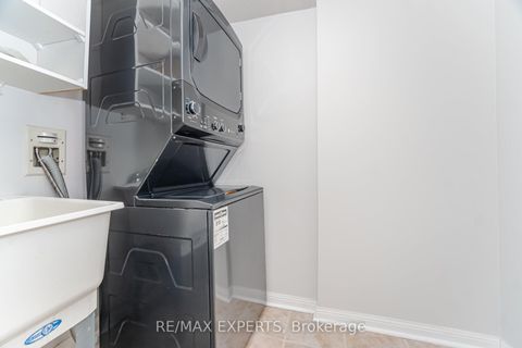 Photo 29 at 414 - 2506 RUTHERFORD Road, Maple, Vaughan