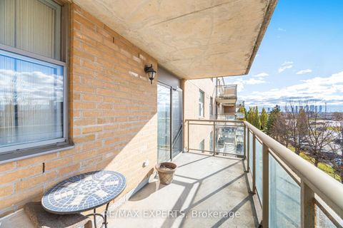 Photo 31 at 414 - 2506 RUTHERFORD Road, Maple, Vaughan