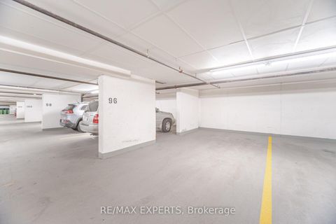 Photo 33 at 414 - 2506 RUTHERFORD Road, Maple, Vaughan