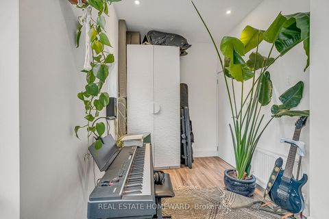 Photo 11 at 272 Keele Street, Junction Area, Toronto