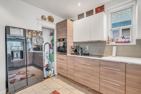 Photo 17 at 272 Keele Street, Junction Area, Toronto