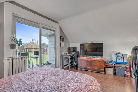 Photo 25 at 272 Keele Street, Junction Area, Toronto