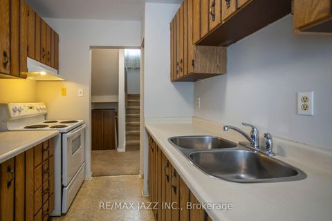 Photo 8 at 77 Caronia Square, Malvern, Toronto