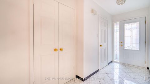 Photo 2 at 9 Seagrave Crescent, Steeles, Toronto