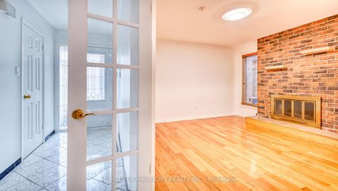 Photo 3 at 9 Seagrave Crescent, Steeles, Toronto