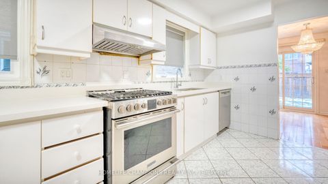 Photo 11 at 9 Seagrave Crescent, Steeles, Toronto