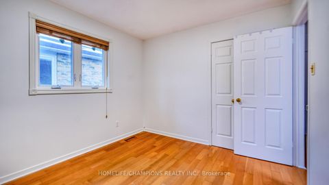 Photo 23 at 9 Seagrave Crescent, Steeles, Toronto